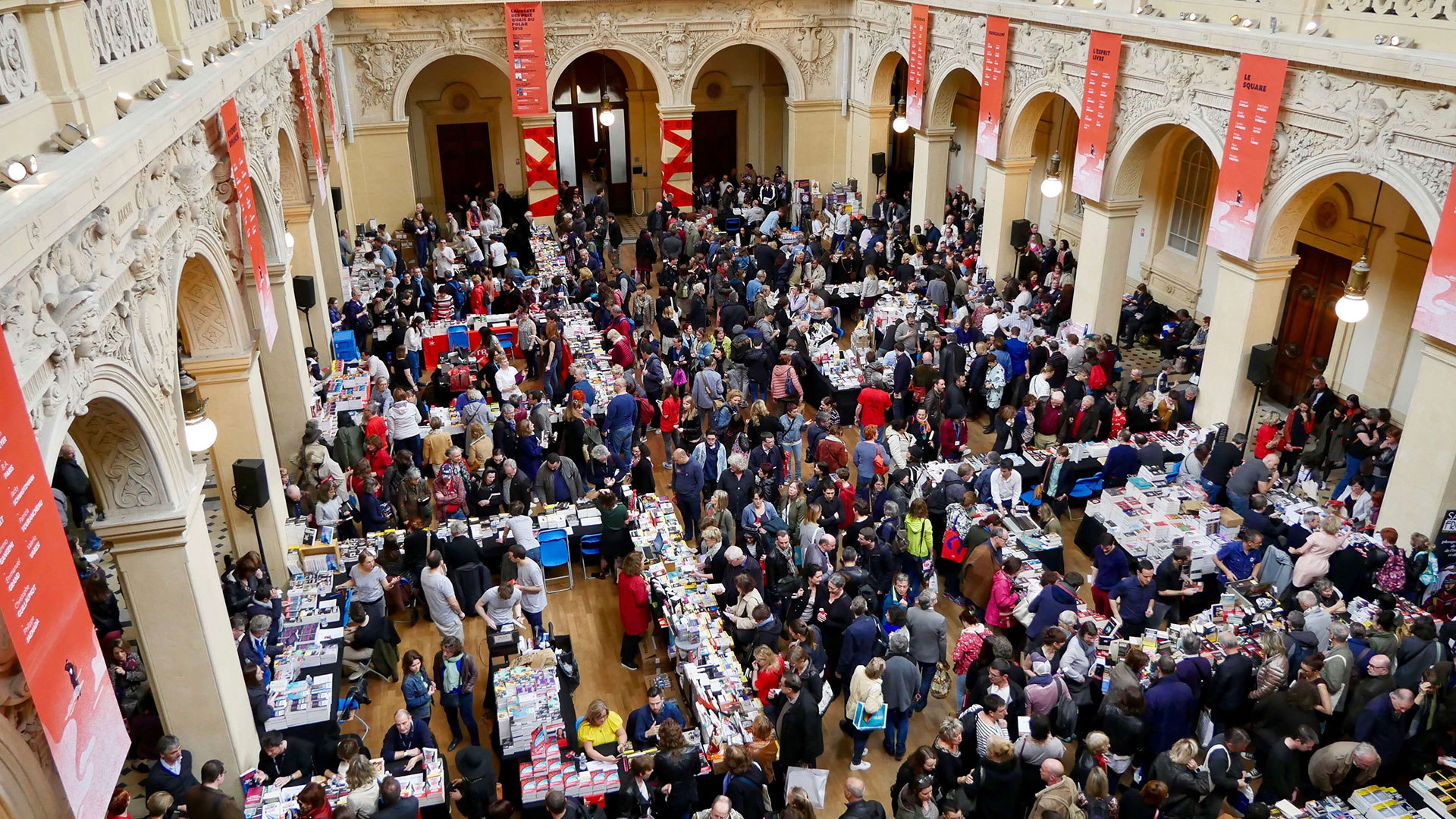 La Grande librairie des Quais du Polar au Palais de la Bourse © Cécile Mathy / QDP