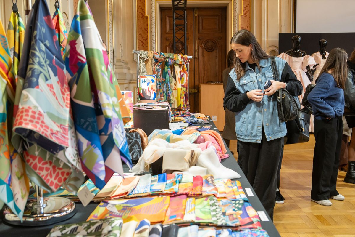 Carr&eacute;s de soie &agrave; Silk in Lyon