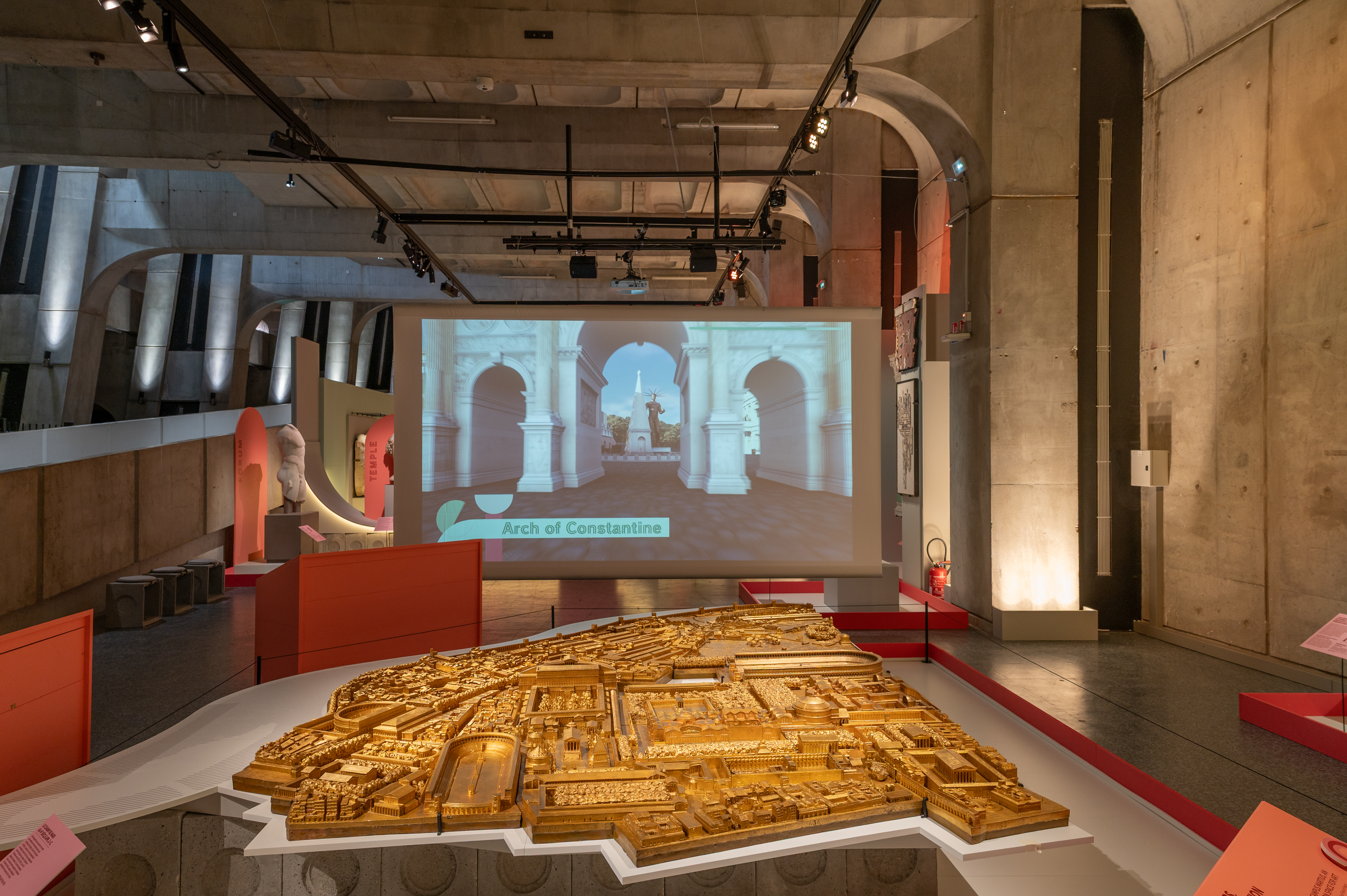 Scénographie de l'exposition C'est canon ! L'art chez les Romains au musée Lugdunum