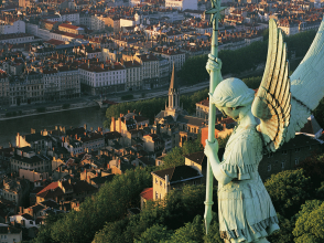 Panorama over Lyon from the roffs of Fourvière basilica © Tristan Deschamps