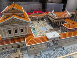 Exposition Lugdu'briques au sein du musée Lugdunum